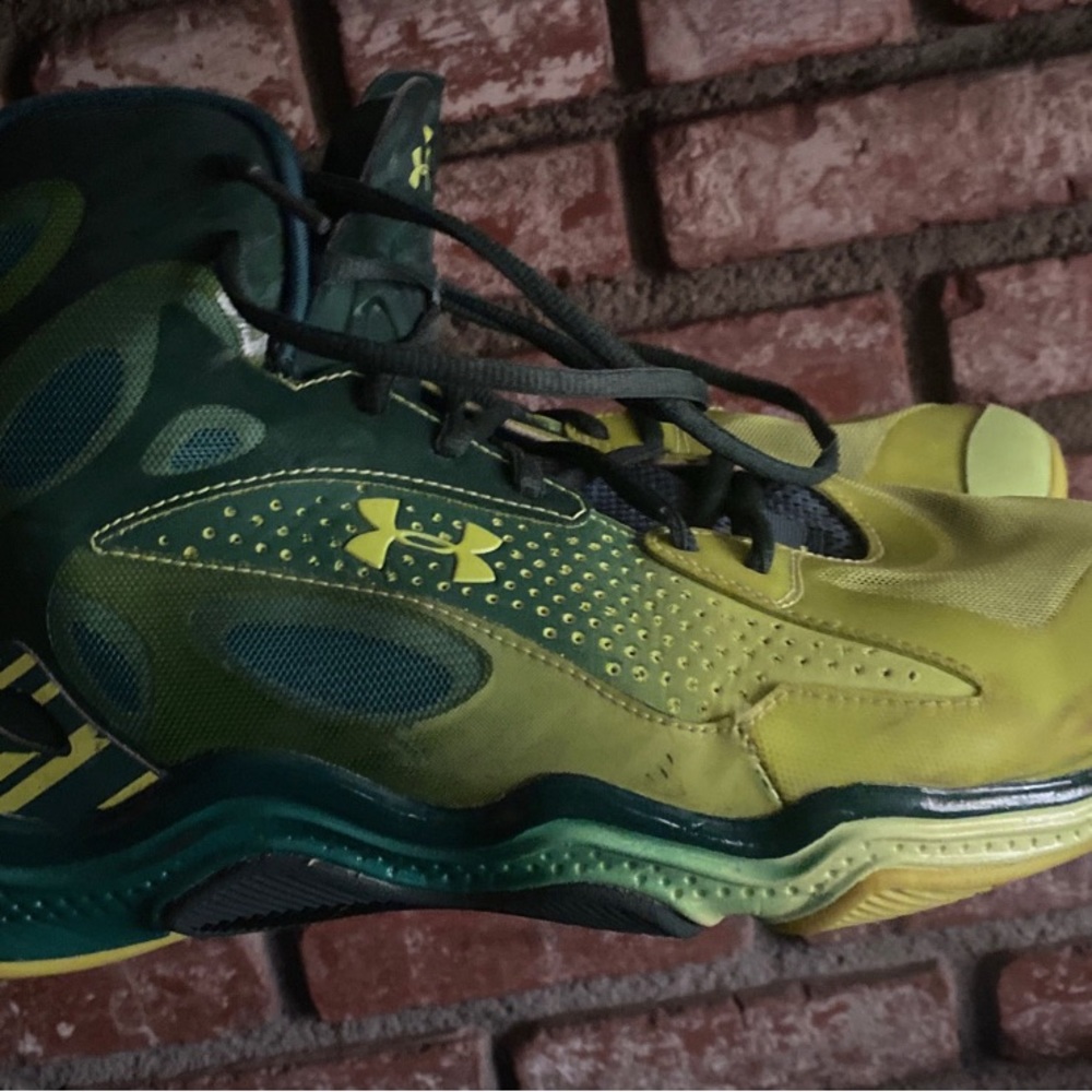 Basket ball shoes